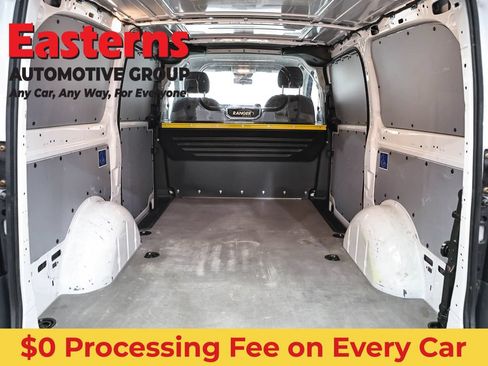Used 2022 Mercedes-Benz Metris image 9