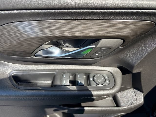 Used 2023 GMC Terrain SLE FWD image 18