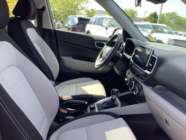 Used 2026 Hyundai Venue SEL FWD image 39