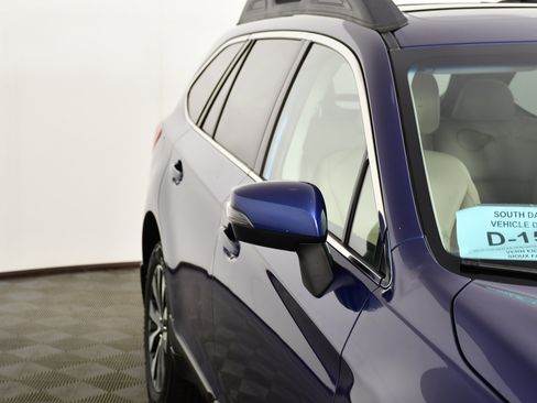 Used 2017 Subaru Outback 2.5i Limited AWD/4WD image 14