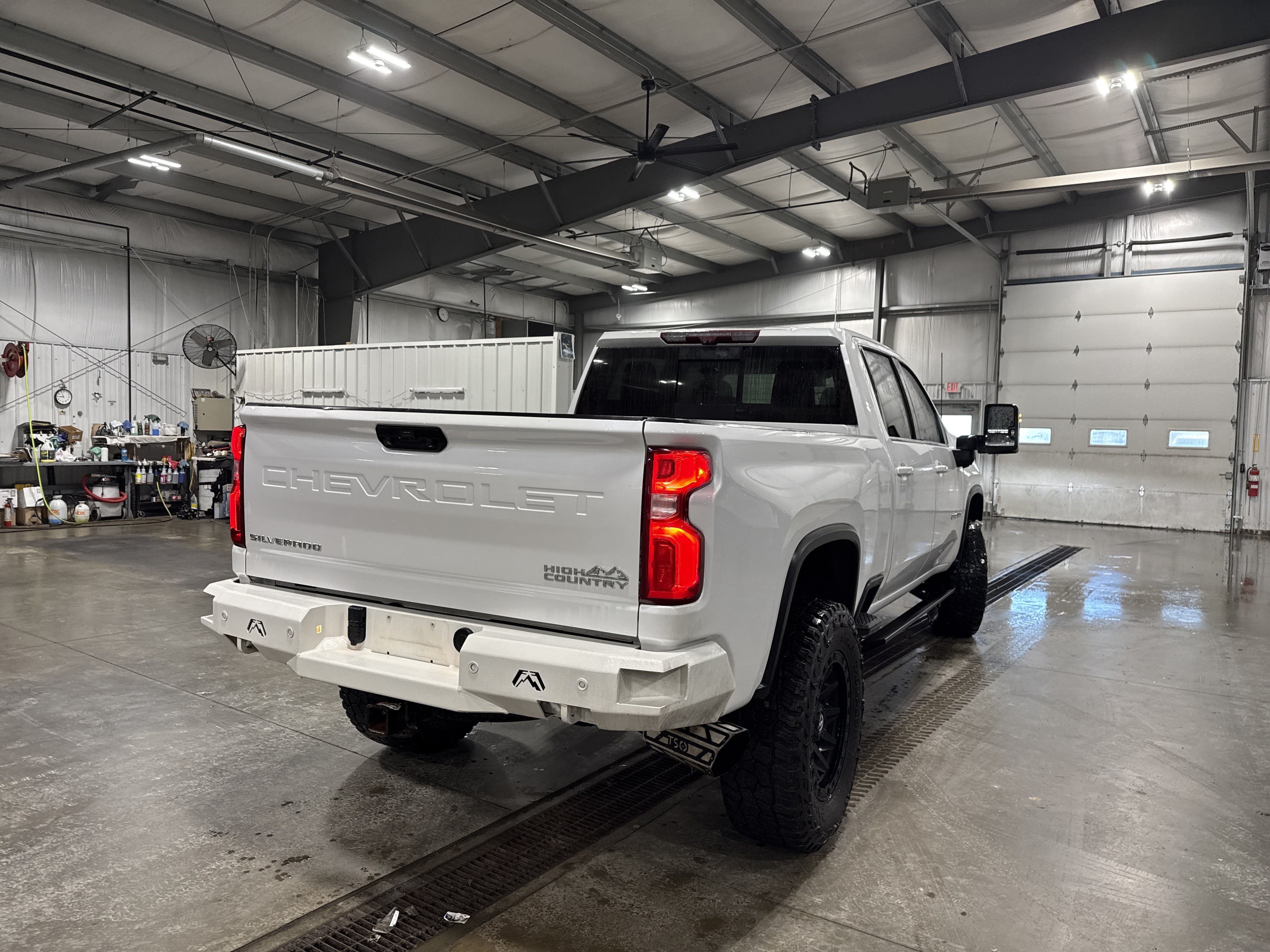Used 2020 Chevrolet Silverado 2500 High Country w/ Z71 Off-Road Package AWD/4WD image 3