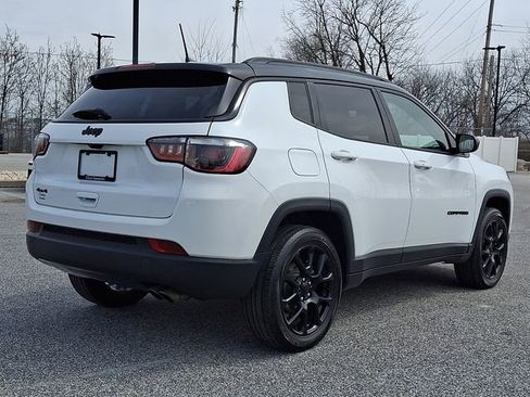 Used 2022 Jeep Compass Latitude w/ Convenience Group AWD/4WD image 9