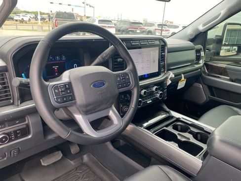 Used 2023 Ford F250 Lariat w/ Lariat Ultimate Package AWD/4WD image 9
