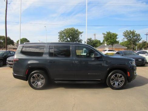 Used 2024 Jeep Wagoneer Series II w/ Flexible Seating Group image 5