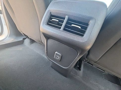 Used 2023 Chevrolet Equinox LS FWD image 27