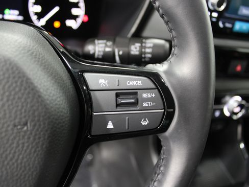 Used 2024 Honda CR-V EX-L image 11