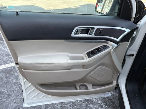 Used 2012 Ford Explorer XLT image 12