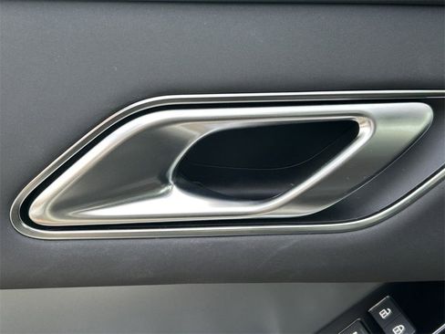 Used 2025 Land Rover Range Rover Velar S image 26