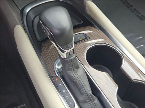 Used 2024 Chevrolet Malibu LT image 32