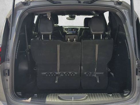 Used 2025 Chrysler Pacifica Select FWD image 6