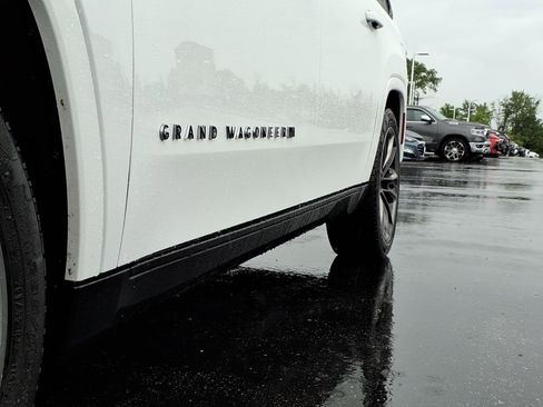 Used 2024 Jeep Grand Wagoneer L Series II w/ Quick Order Packagew 28T AWD/4WD image 36