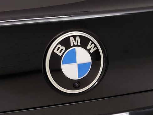 Certified 2023 BMW 740i image 9