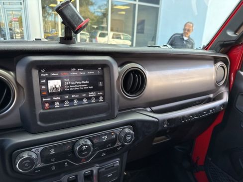 Used 2021 Jeep Wrangler Sport S image 29