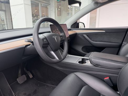 Used 2023 Tesla Model Y Long Range AWD/4WD image 13