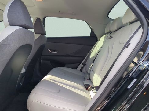New 2025 Hyundai Elantra Limited FWD image 10