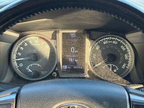 Used 2017 Toyota Tacoma TRD Off-Road w/ Tow Package AWD/4WD image 98