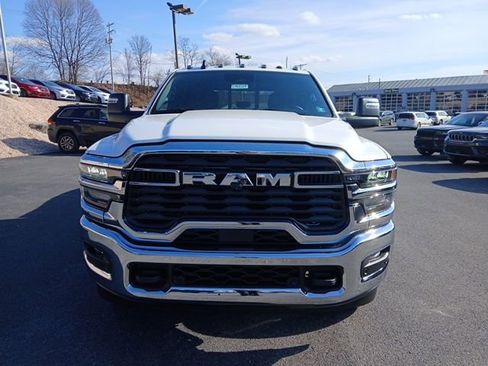 New 2026 RAM 3500 Tradesman AWD/4WD image 9