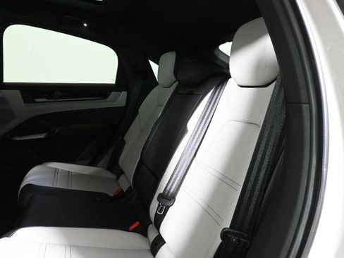 Used 2026 Porsche Cayenne S AWD/4WD image 7