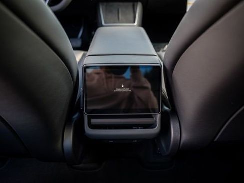 Used 2026 Tesla Model Y Long Range image 43