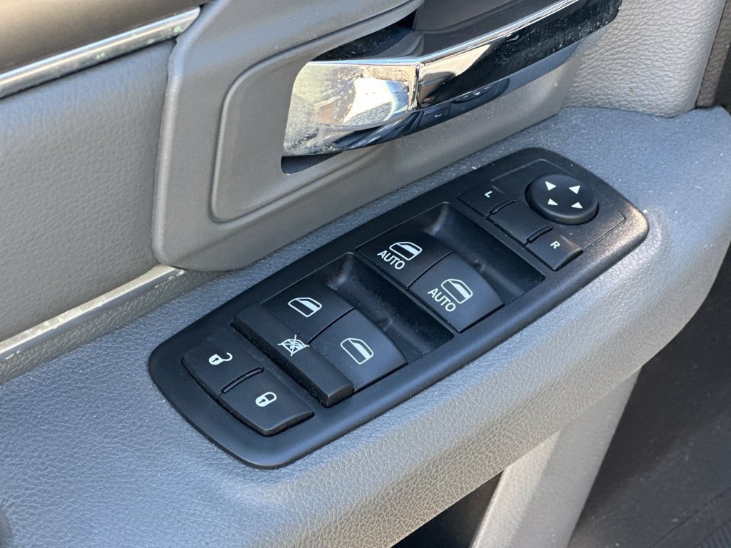 Used 2018 RAM 2500 Big Horn RWD image 17