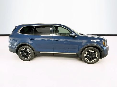 Used 2024 Kia Telluride EX w/ EX Captain's Chair Package AWD/4WD image 8