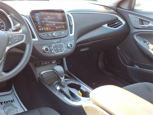Used 2024 Chevrolet Malibu LT image 8