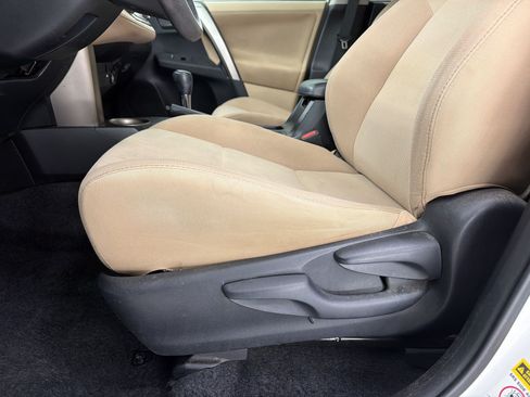 Used 2013 Toyota RAV4 XLE FWD image 16