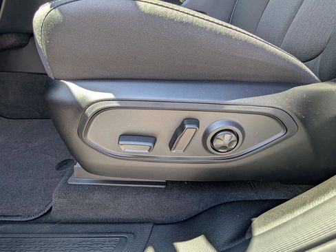 New 2025 Jeep Grand Cherokee Laredo X image 15