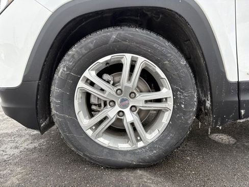 Used 2021 GMC Terrain SLE image 13