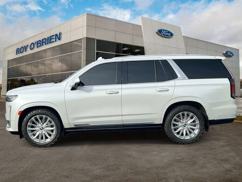 Used 2023 Cadillac Escalade Premium Luxury w/ Performance Package AWD/4WD image 2