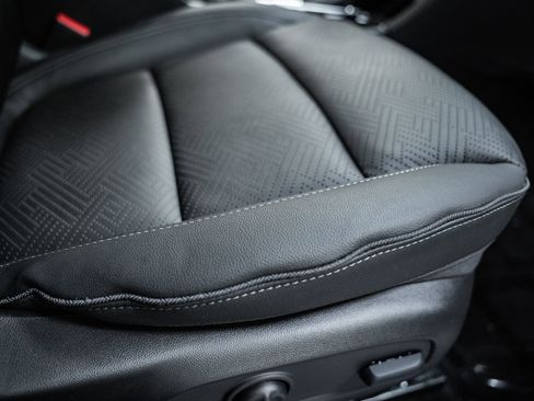 Used 2023 Buick Encore GX Essence w/ Experience Buick Package image 38