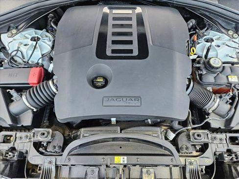 Used 2021 Jaguar F-PACE R-Dynamic S image 25