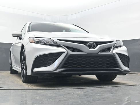 Used 2024 Toyota Camry SE image 25