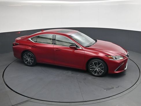 Used 2025 Lexus ES 300h w/ Premium Package FWD image 37