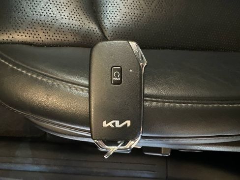 Used 2023 Kia Sorento SX AWD/4WD image 17