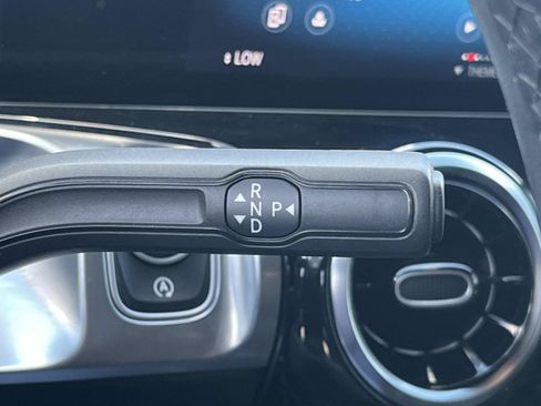 Used 2023 Mercedes-Benz GLB 250 4MATIC image 9