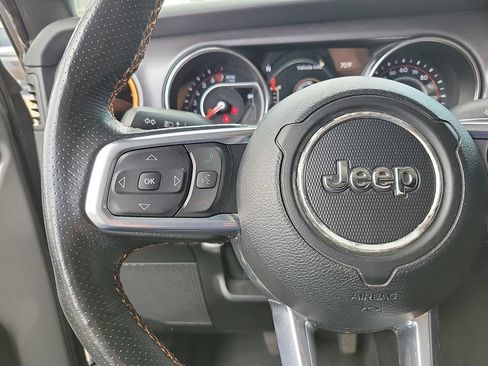 Used 2022 Jeep Gladiator Mojave w/ Cold Weather Group AWD/4WD image 19