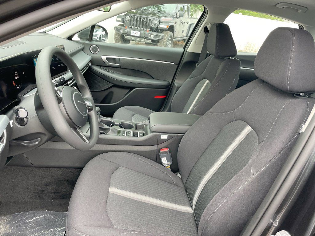 Used 2026 Hyundai Sonata SE FWD image 39