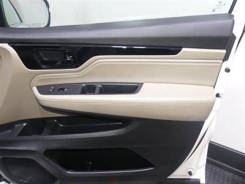 Used 2023 Honda Odyssey Touring image 19