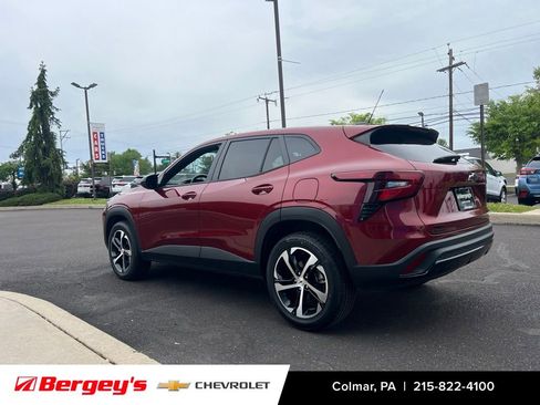 Certified 2024 Chevrolet Trax RS w/ Driver Confidence Package FWD image 6