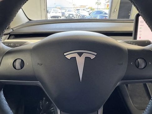 Used 2023 Tesla Model Y AWD image 22
