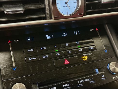 Used 2018 Lexus IS 300 AWD image 24