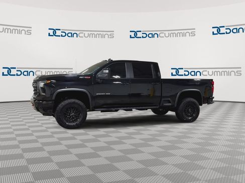 Used 2025 Chevrolet Silverado 2500 ZR2 w/ Technology Package AWD/4WD image 6