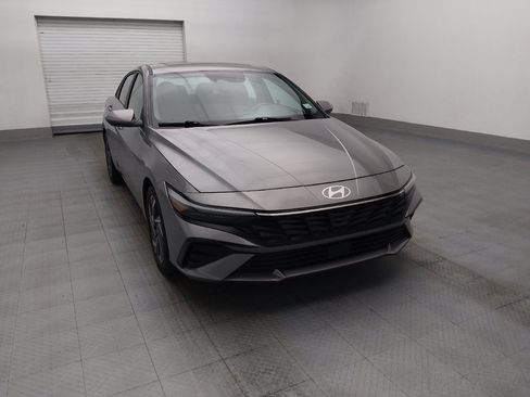Used 2025 Hyundai Elantra SEL FWD image 14