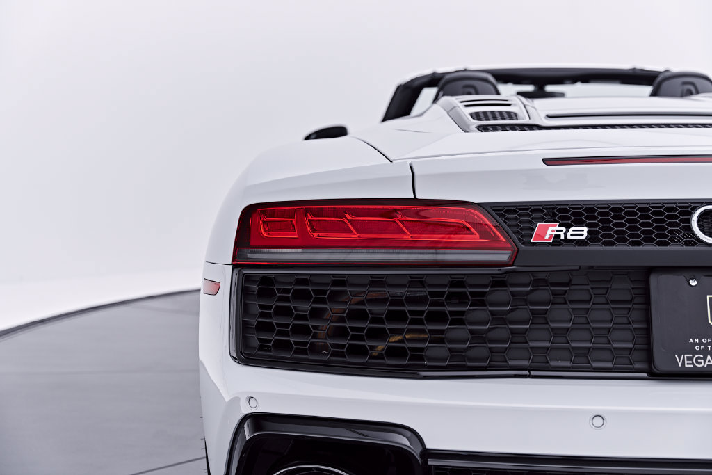 Used 2022 Audi R8 V10 performance w/ Carbon Exterior Package RWD image 40