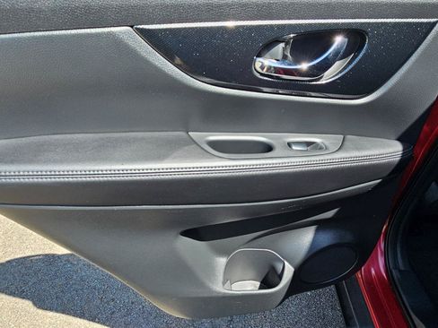 Used 2016 Nissan Rogue SL AWD/4WD image 22