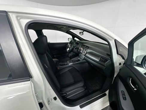 Used 2024 Nissan Leaf S FWD image 29
