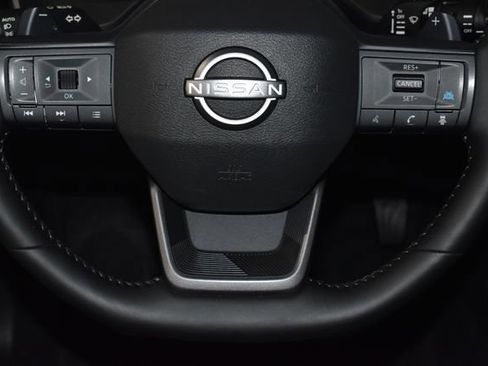 Used 2025 Nissan Rogue SV image 24