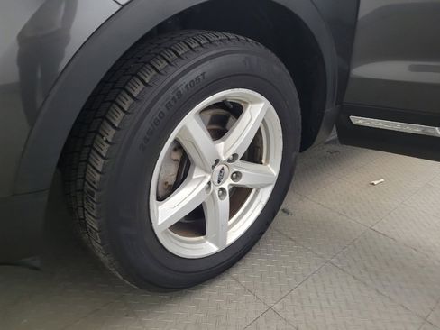 Used 2018 Ford Explorer XLT FWD image 31