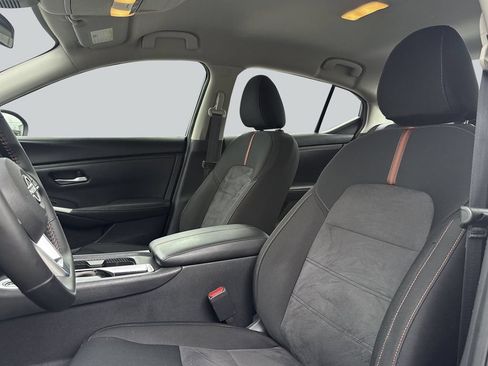 Used 2025 Nissan Sentra SR FWD image 30
